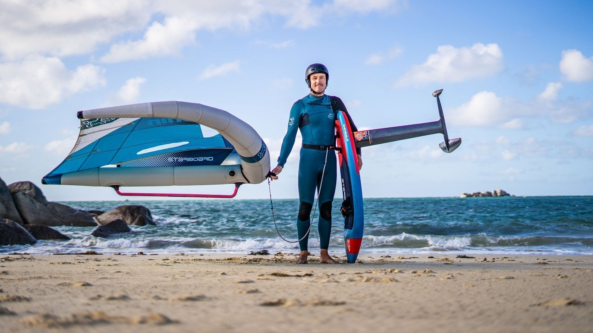 Benoit Carpentier Wingfoil Surf Session | Starboard Take Off Foilboard + VIVA Wing