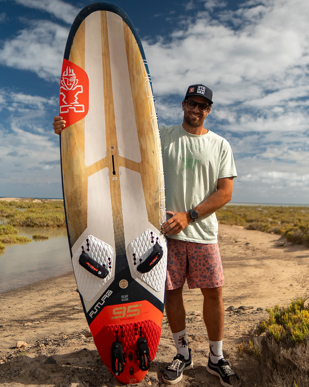 Starboard Windsurf Board Futura 2026 action shot (5)