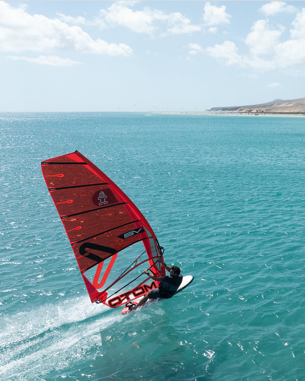 Starboard Windsurf Board Futura 2026 action shot (2)