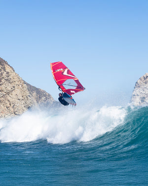 Starboard Windsurf Board Hyper 2026 action shot (3)
