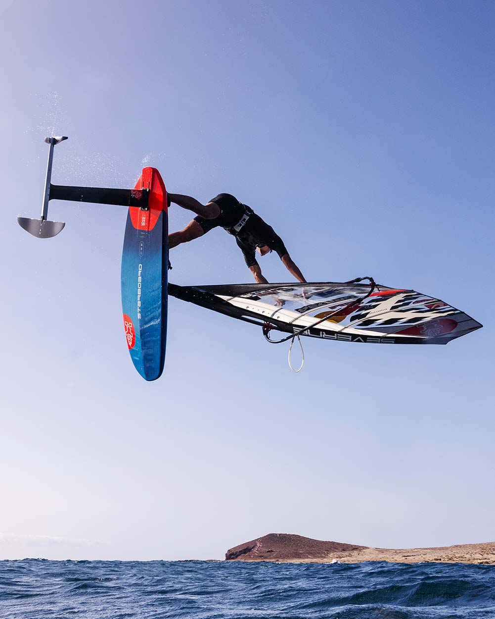 Starboard Windsurf Board iGnite AIR 2025 action shot (3)