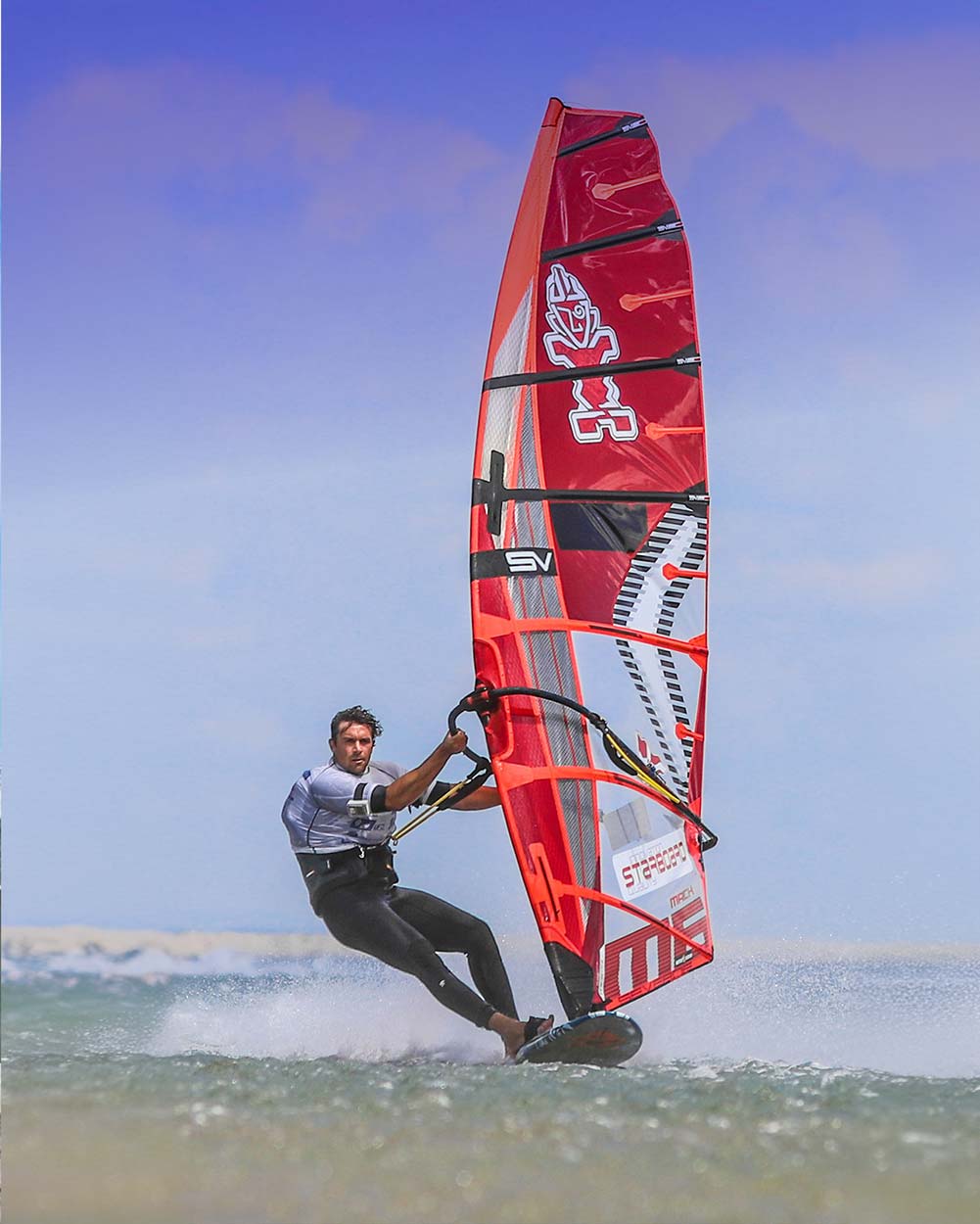 Starboard Windsurf Board iSonic Speed 2024 action shot (2)
