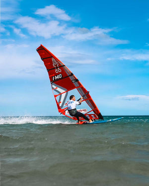Starboard Windsurf Board iSonic Speed 2024 action shot (4)