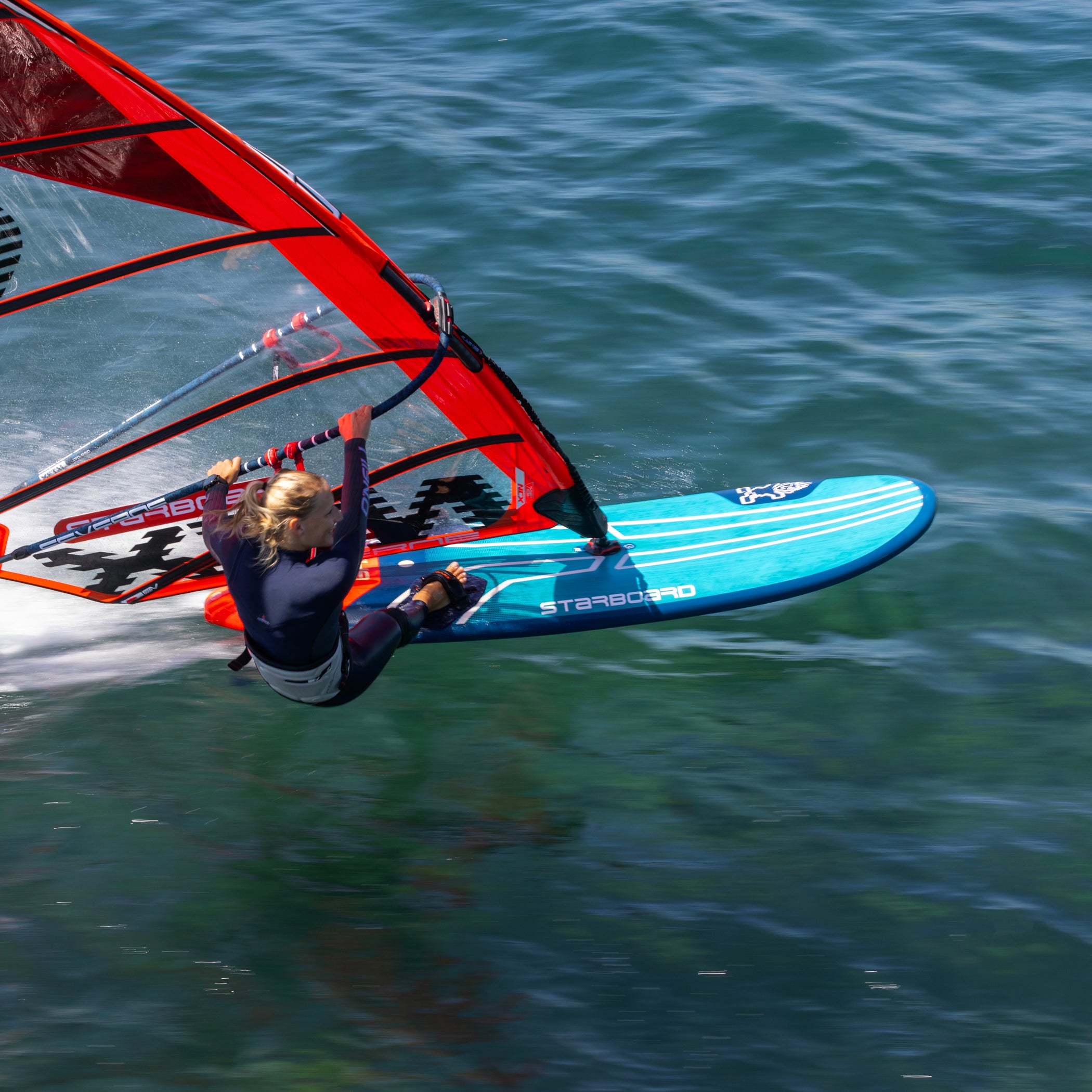 Starboard Windsurf 2025 Photo Carve Action Oda