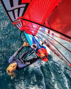 Starboard Windsurf Board Carve 2025 action shot (3)