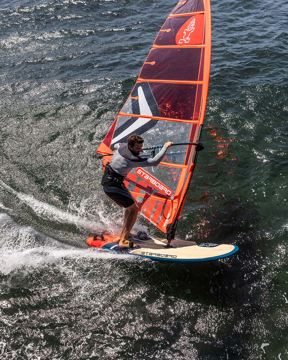 Starboard Windsurf Board Futura 2025 action shot (3)