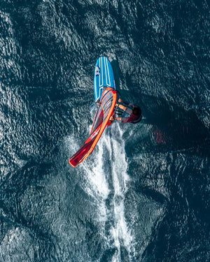 Starboard Windsurf Board iSonic 2025 action shot (3)