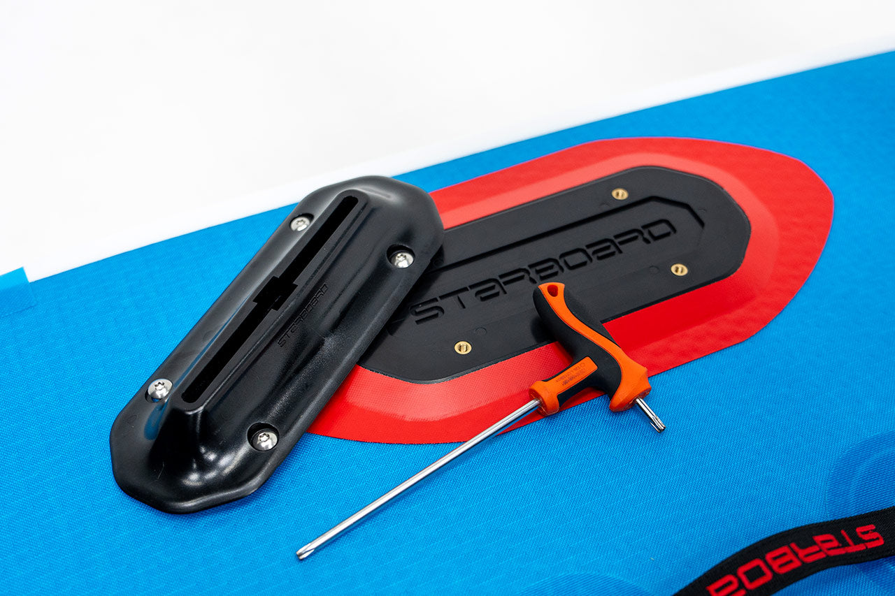 TWO REMOVABLE CENTER FIN BOXES
